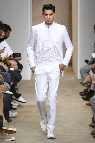 Look 1